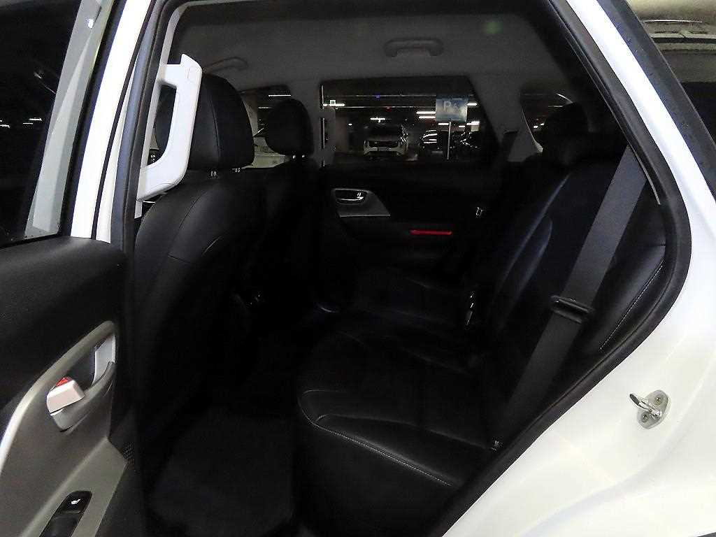 Kia Niro — photo 07