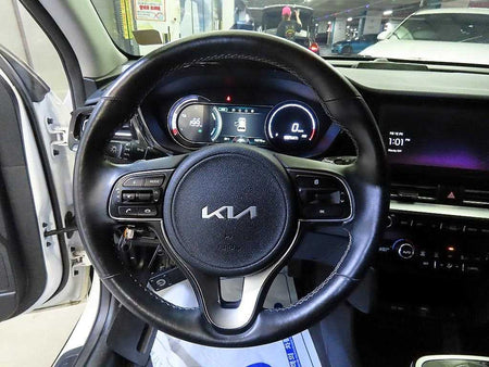Kia Niro — photo 08