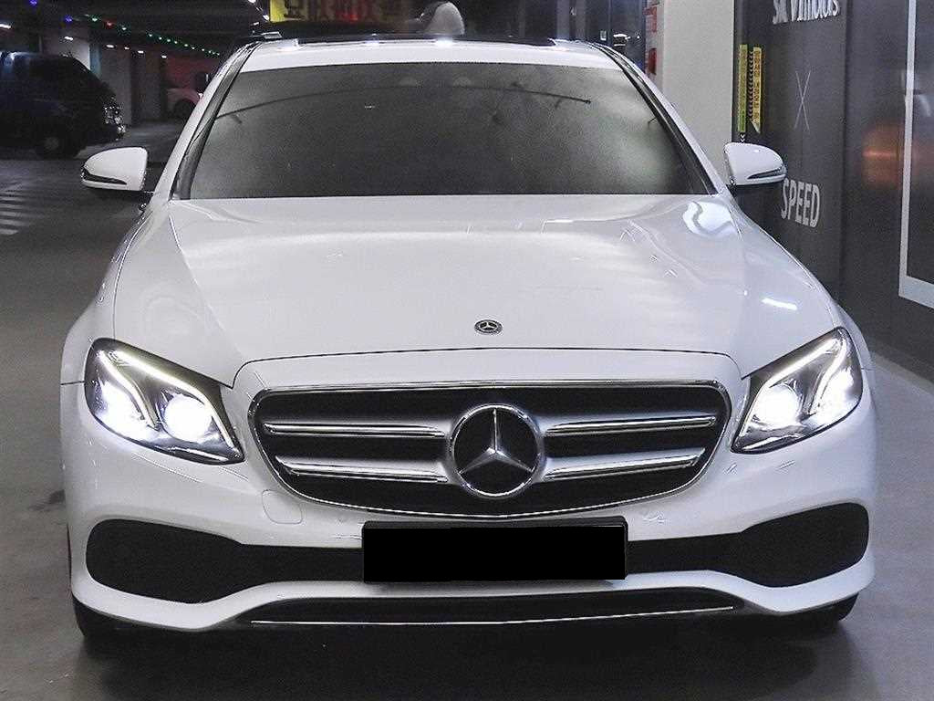 Mercedes-Benz E-Class — photo 02