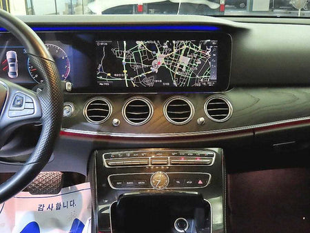 Mercedes-Benz E-Class — photo 11