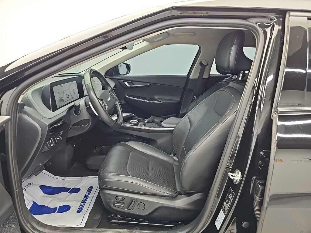 Kia EV6 — photo 11