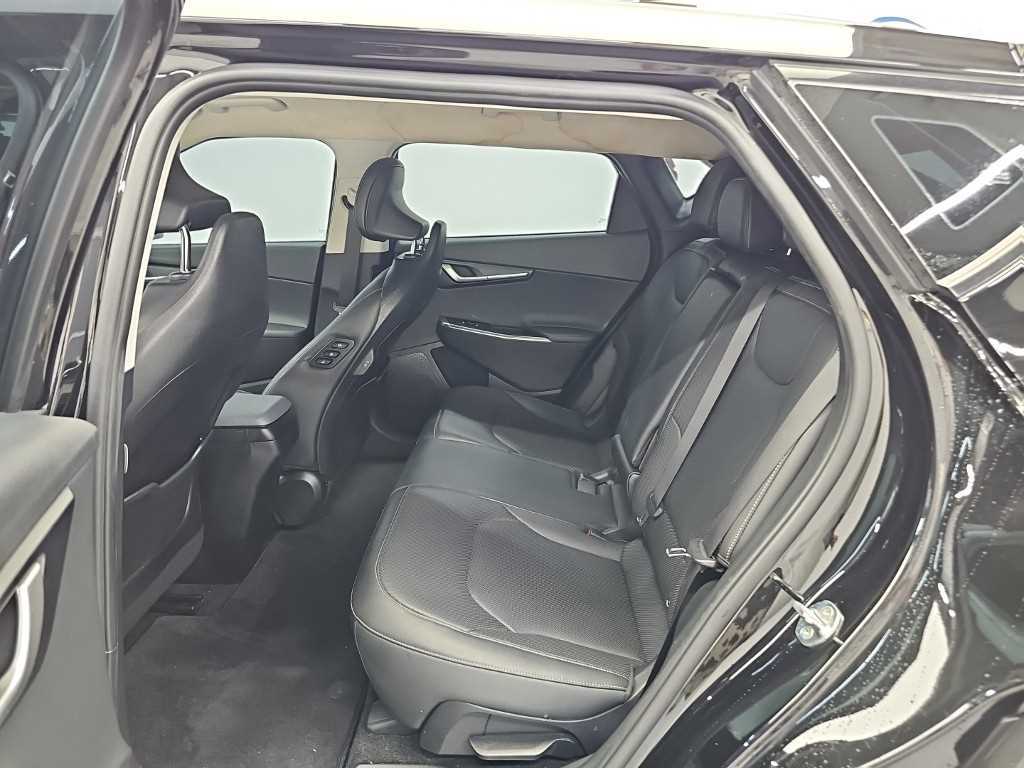 Kia EV6 — photo 12