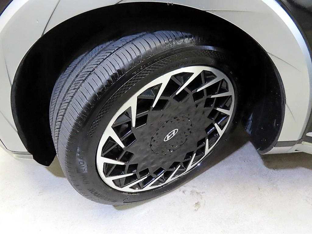 Hyundai Ioniq5 — photo 20
