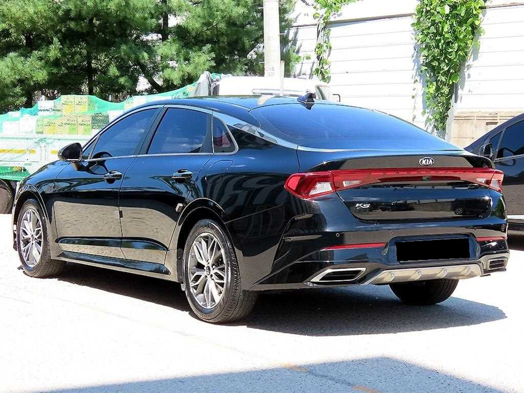 Kia K5 — photo 03