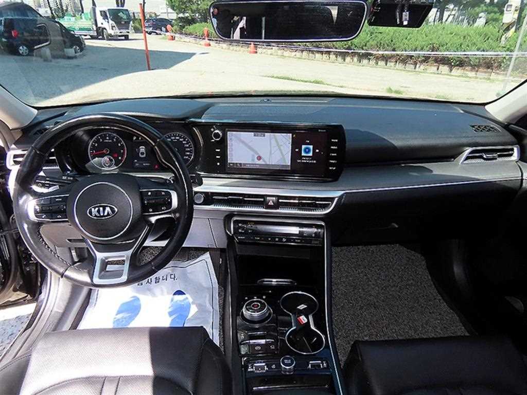 Kia K5 — photo 07