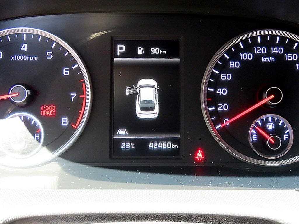 Kia K5 — photo 09