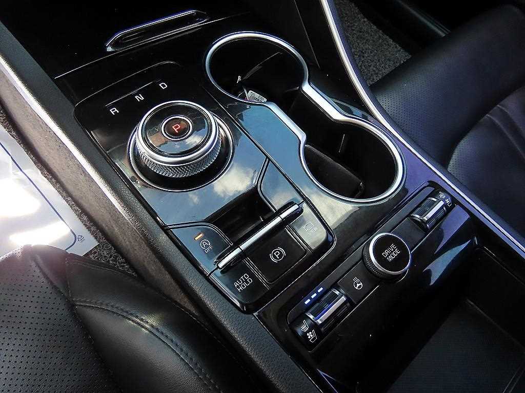 Kia K5 — photo 10