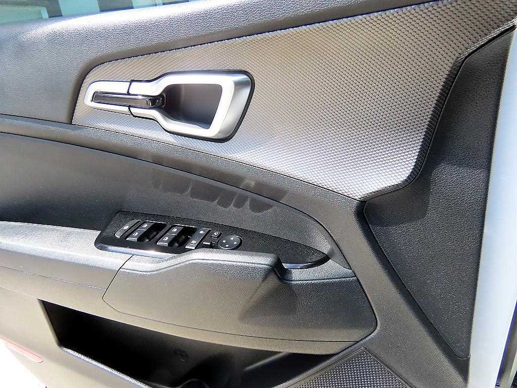 Kia Sportage — photo 12