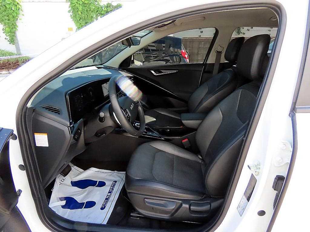 Kia Niro — photo 05