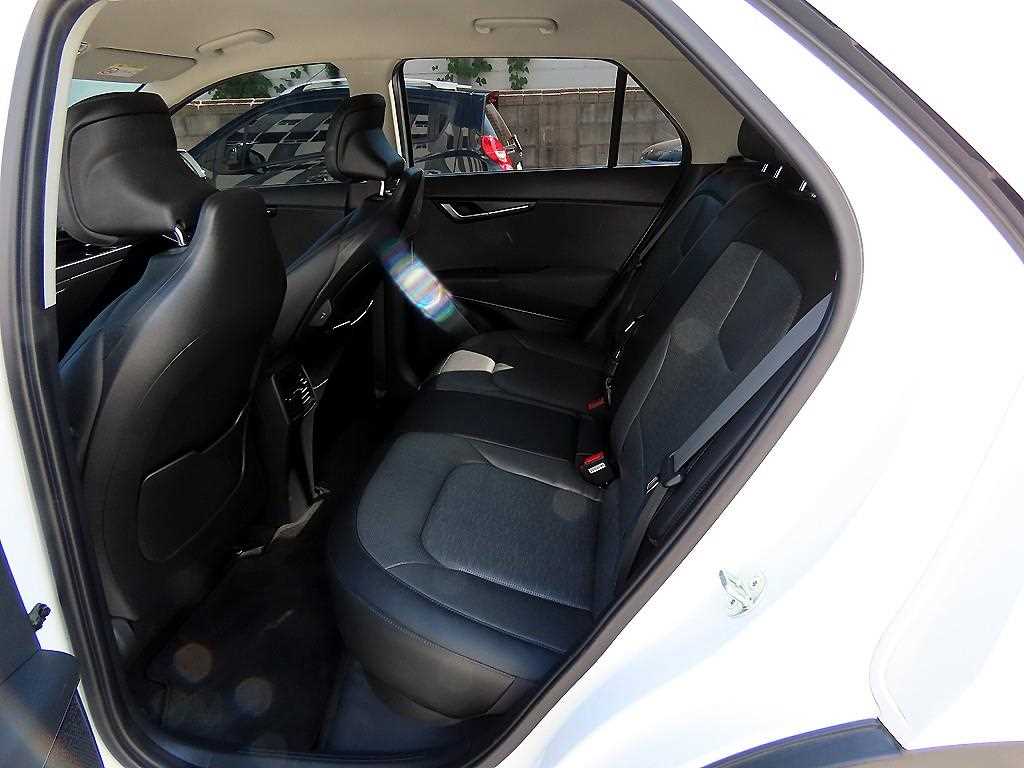 Kia Niro — photo 06