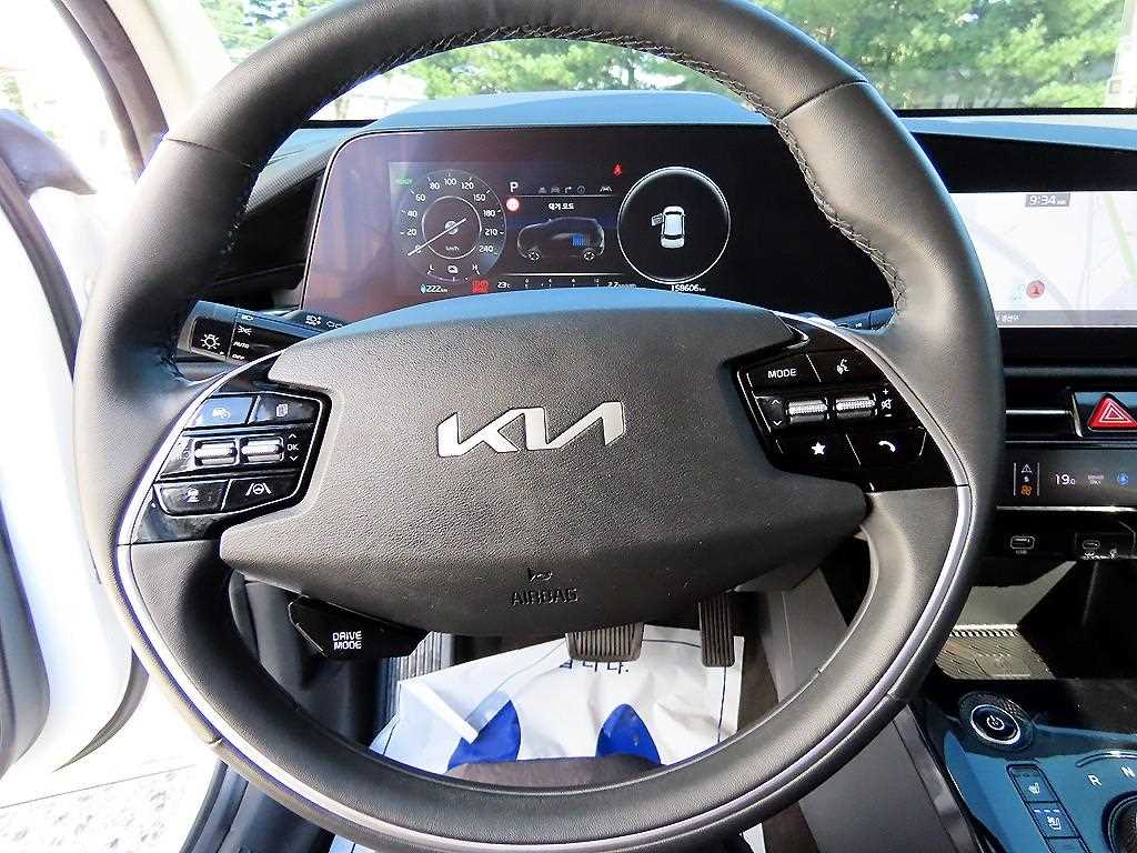 Kia Niro — photo 08