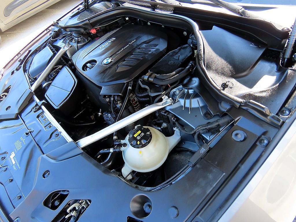 BMW 5-Series — photo 19