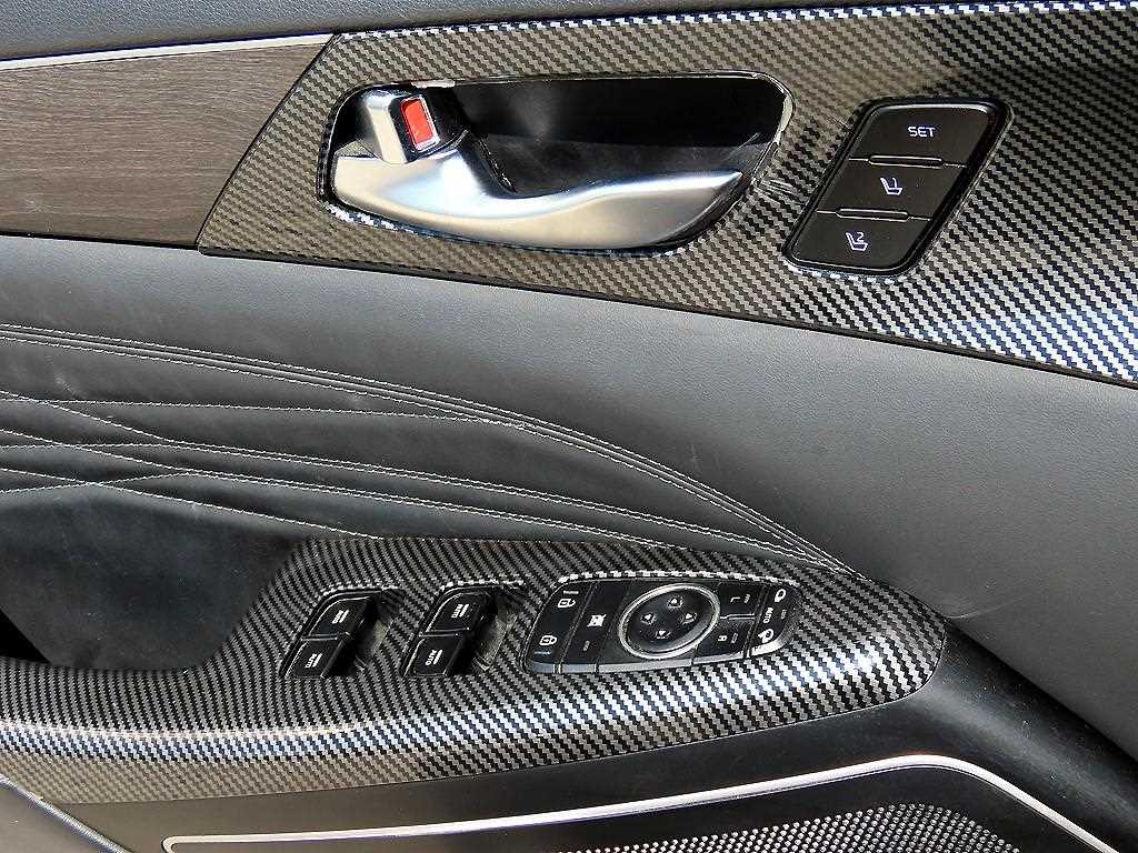 Kia K7 — photo 12
