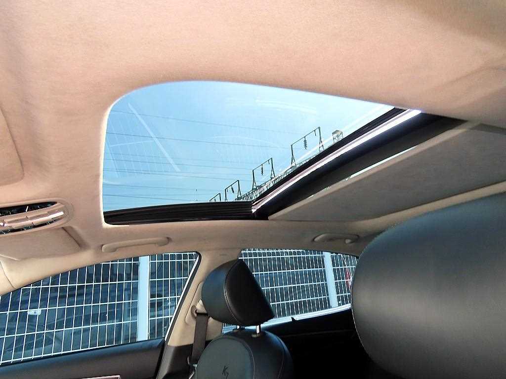 Kia K7 — photo 16