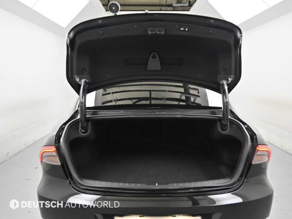 Hyundai Grandeur — photo 19