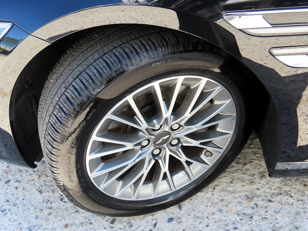 Genesis G80 — photo 20