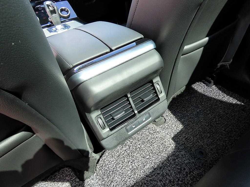 Land Rover Range Rover Evoque — photo 15
