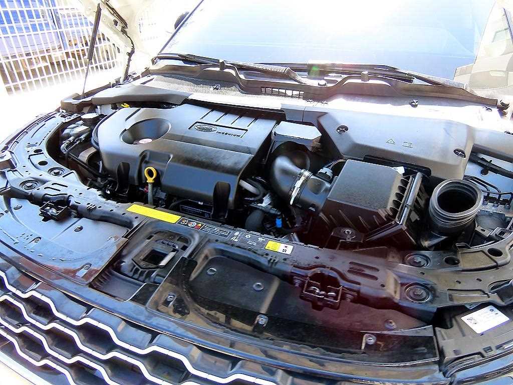 Land Rover Range Rover Evoque — photo 19