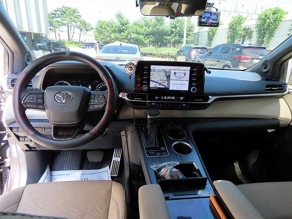 Toyota Sienna — photo 08