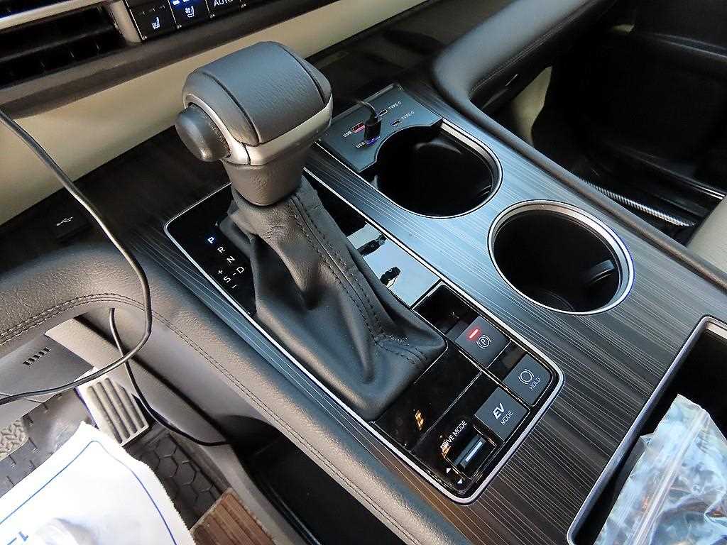 Toyota Sienna — photo 11