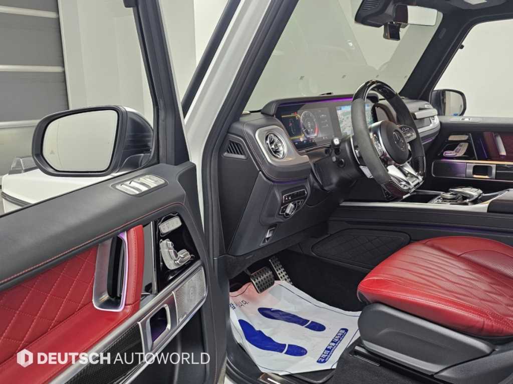 Mercedes-Benz G-Class — photo 11