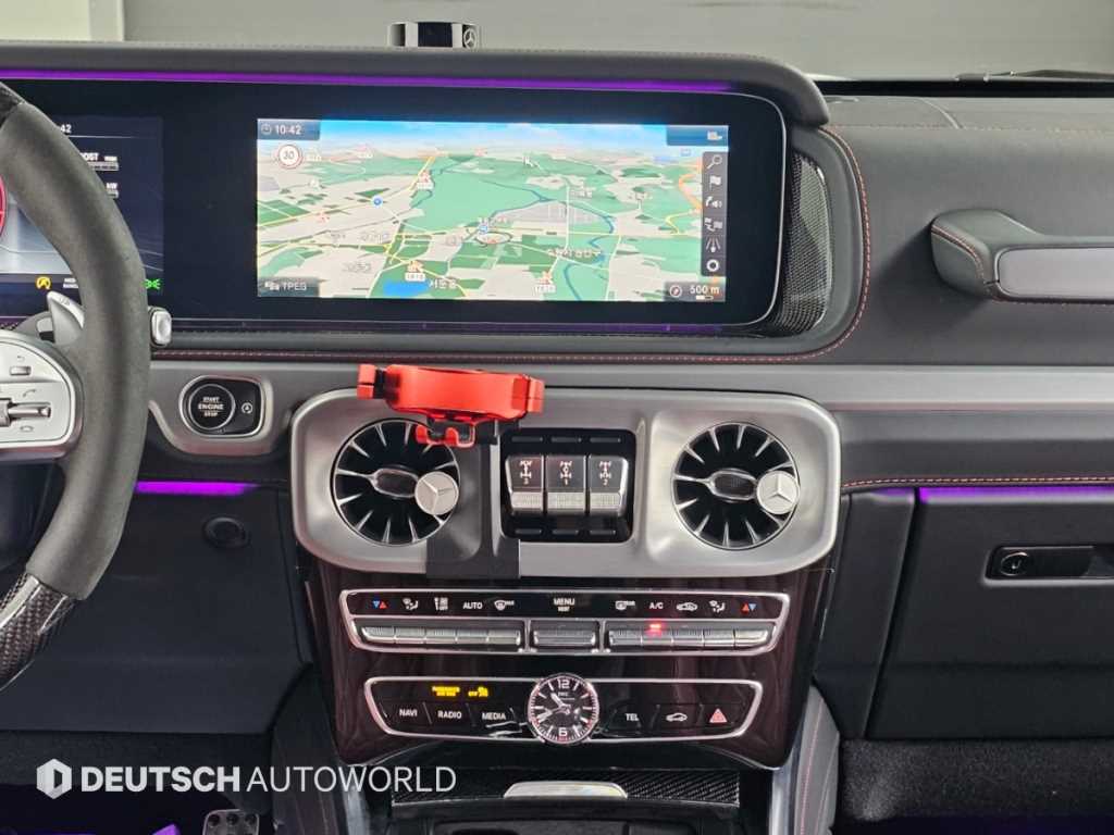 Mercedes-Benz G-Class — photo 14
