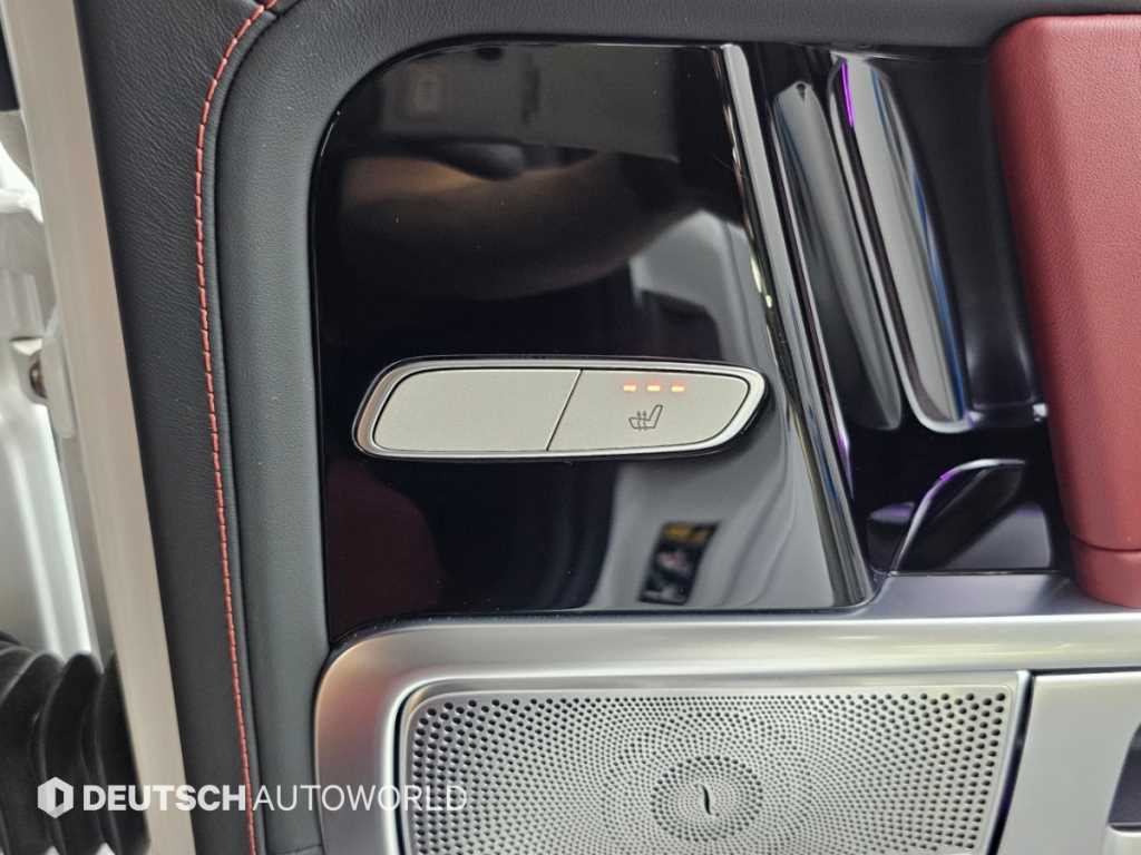 Mercedes-Benz G-Class — photo 16