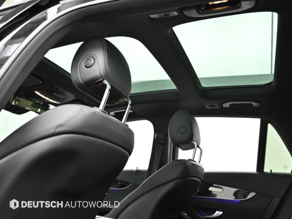 Mercedes-Benz GLC-Class — photo 18
