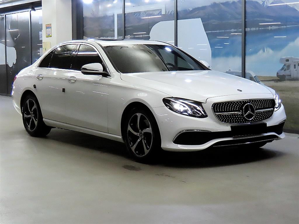 Mercedes-Benz E-Class — photo 01