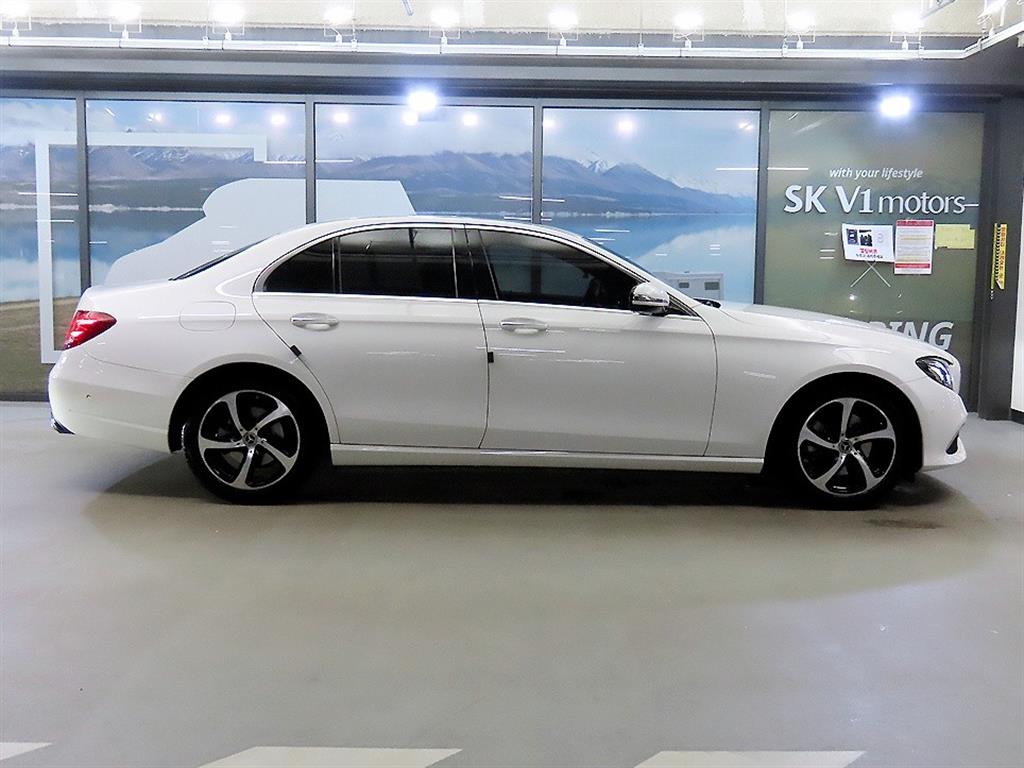 Mercedes-Benz E-Class — photo 03