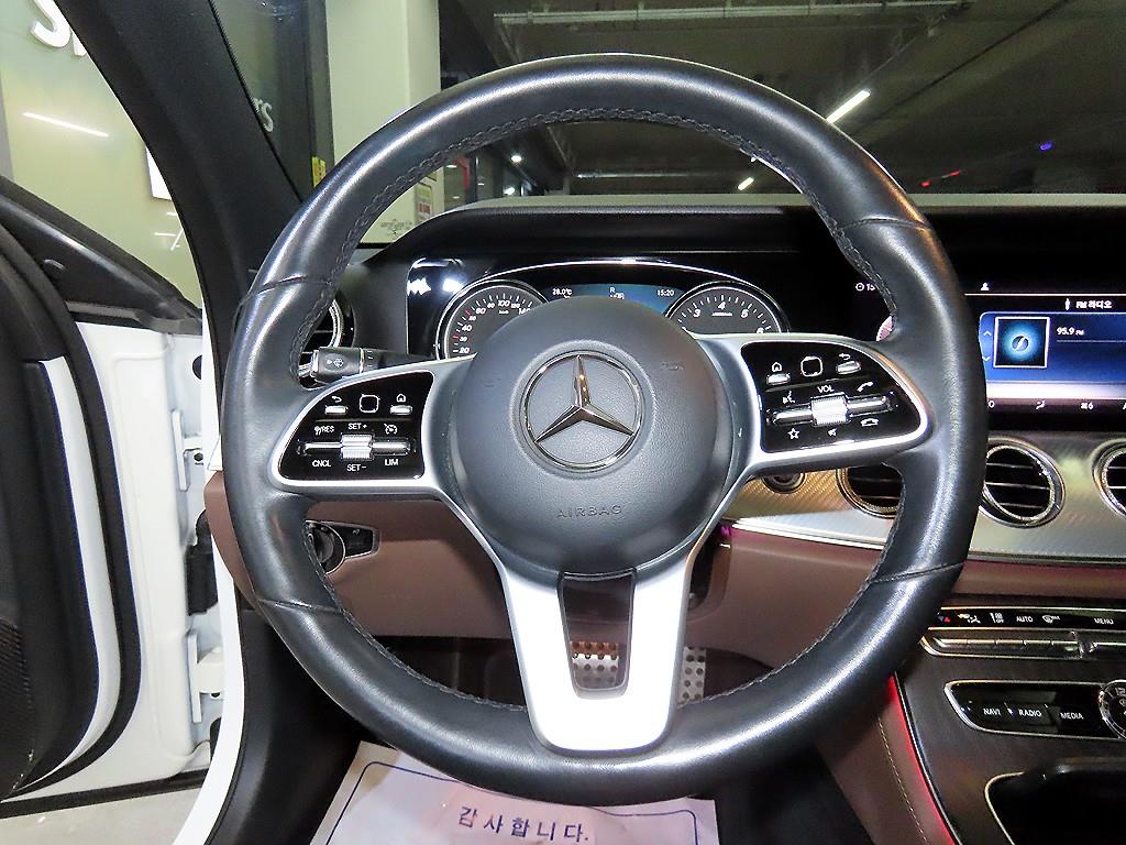 Mercedes-Benz E-Class — photo 08