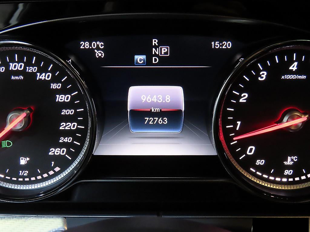 Mercedes-Benz E-Class — photo 09