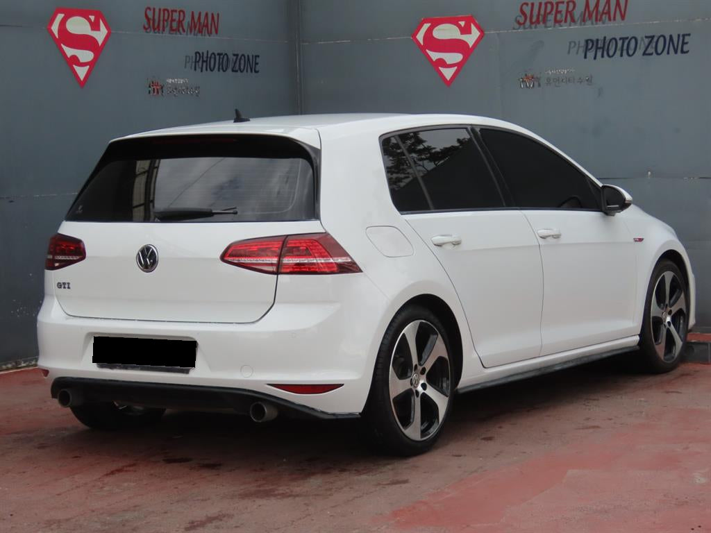 Volkswagen Golf — photo 03