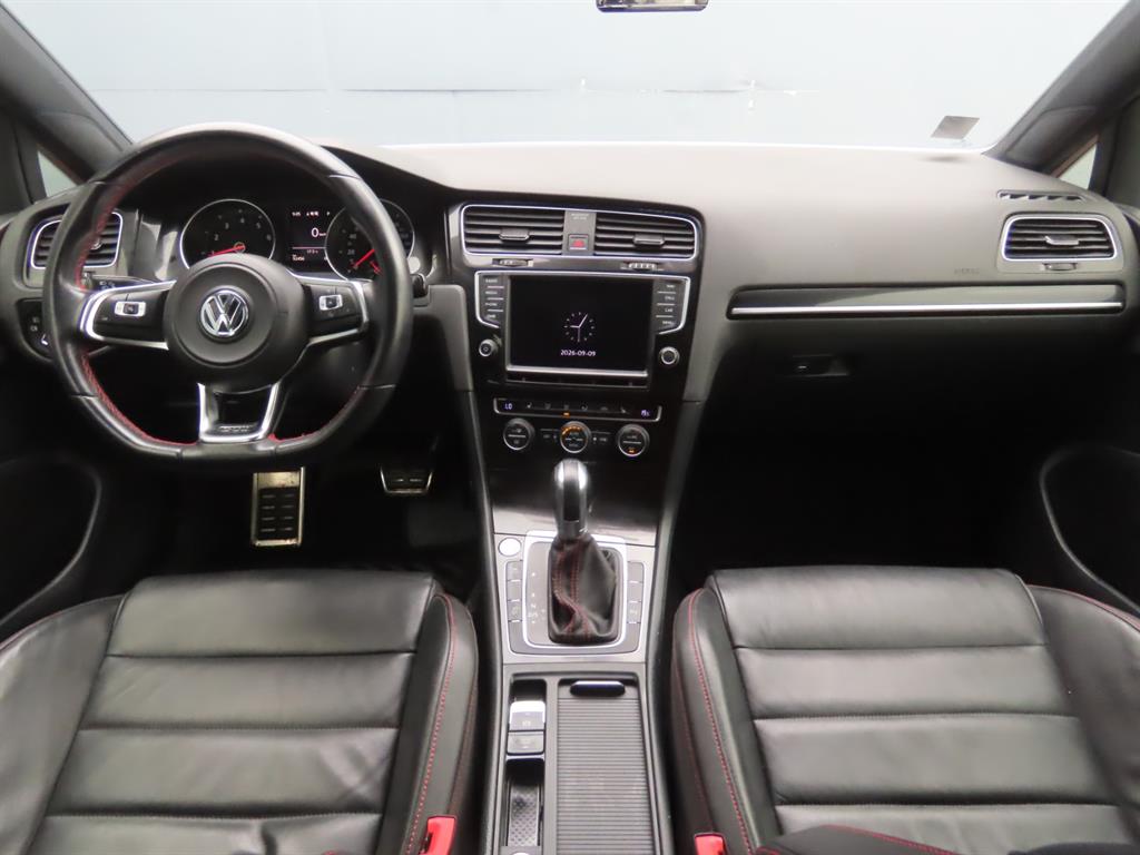 Volkswagen Golf — photo 07