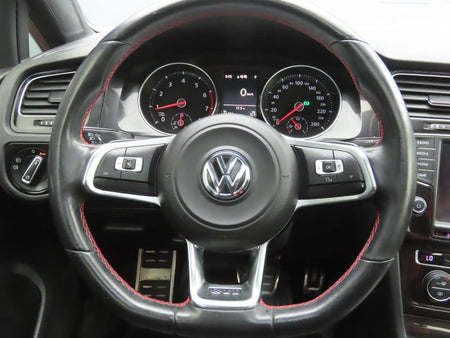 Volkswagen Golf — photo 09