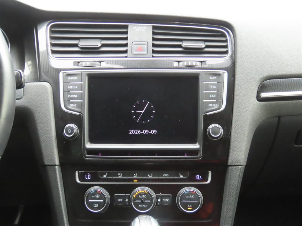 Volkswagen Golf — photo 10