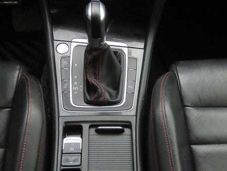 Volkswagen Golf — photo 11