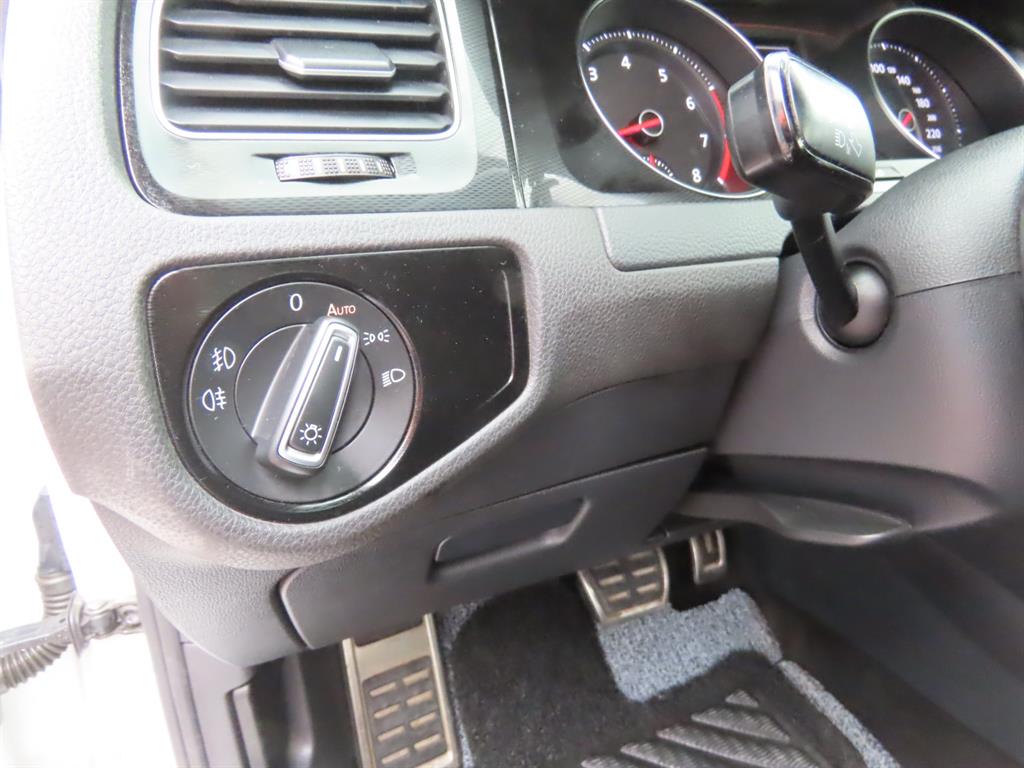 Volkswagen Golf — photo 13