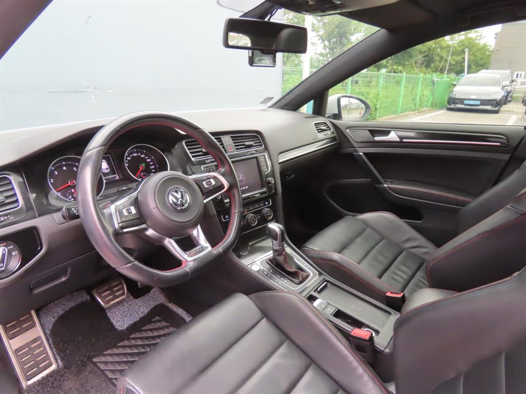 Volkswagen Golf — photo 15