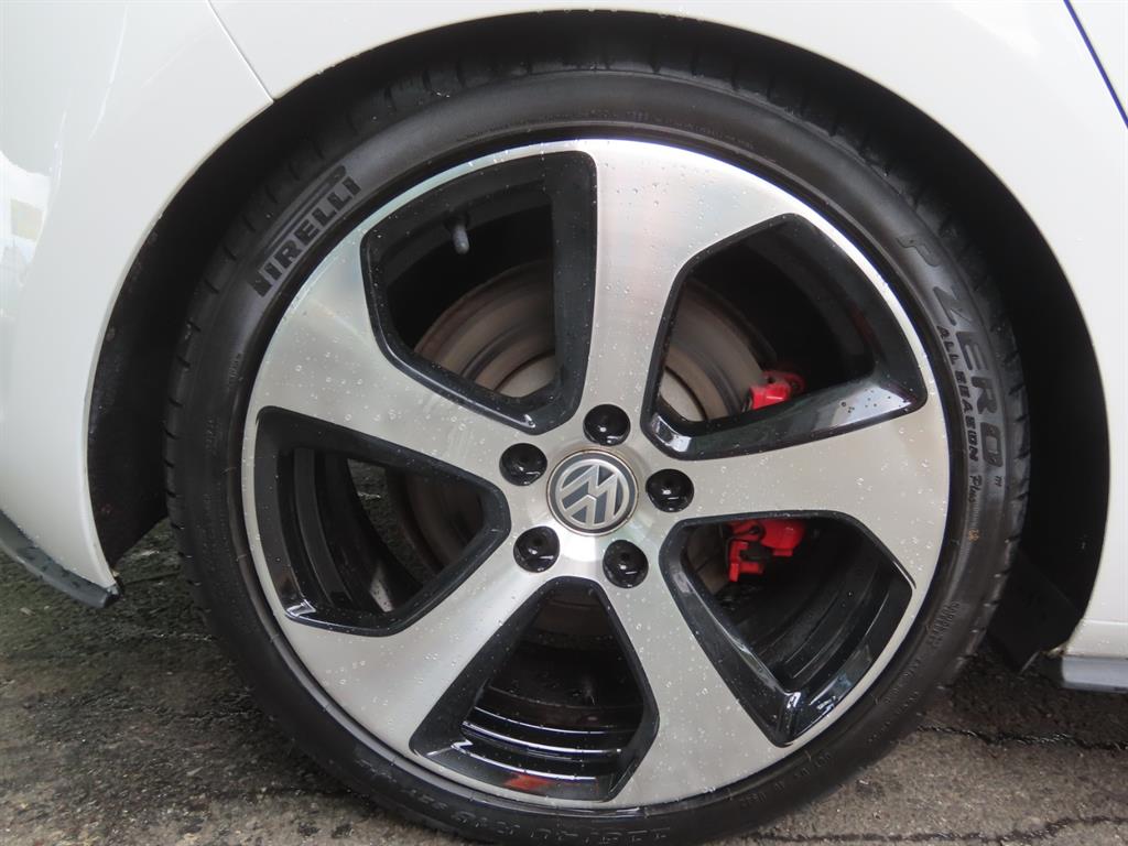 Volkswagen Golf — photo 20
