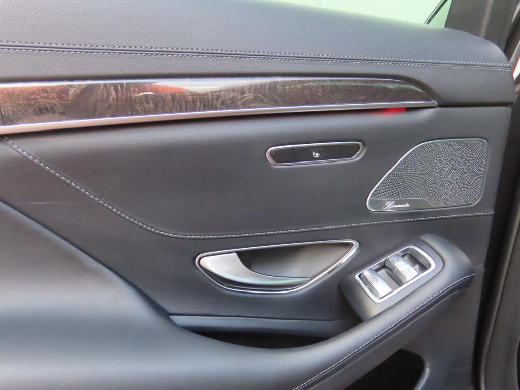 Mercedes-Benz S-Class — photo 07