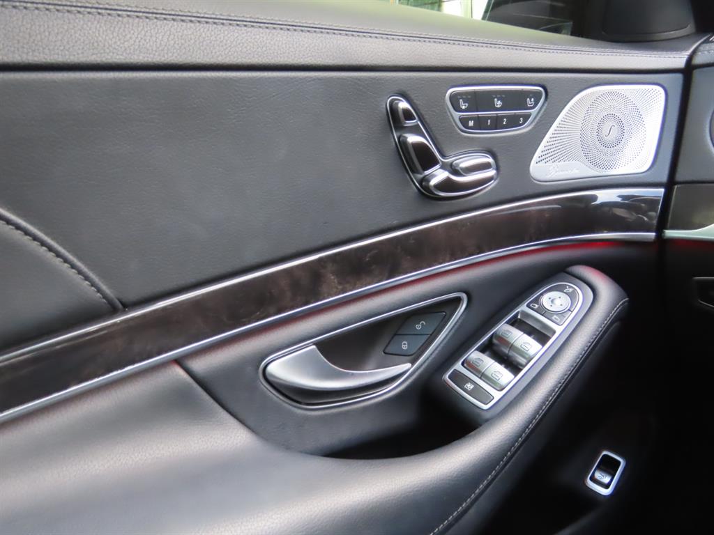 Mercedes-Benz S-Class — photo 14