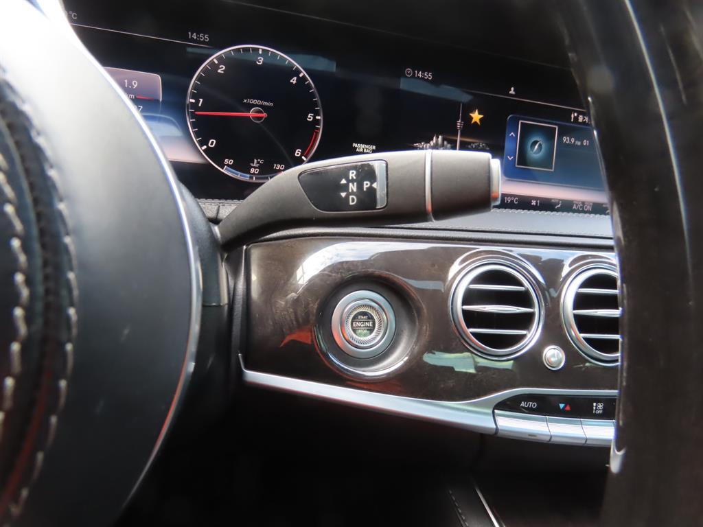 Mercedes-Benz S-Class — photo 16