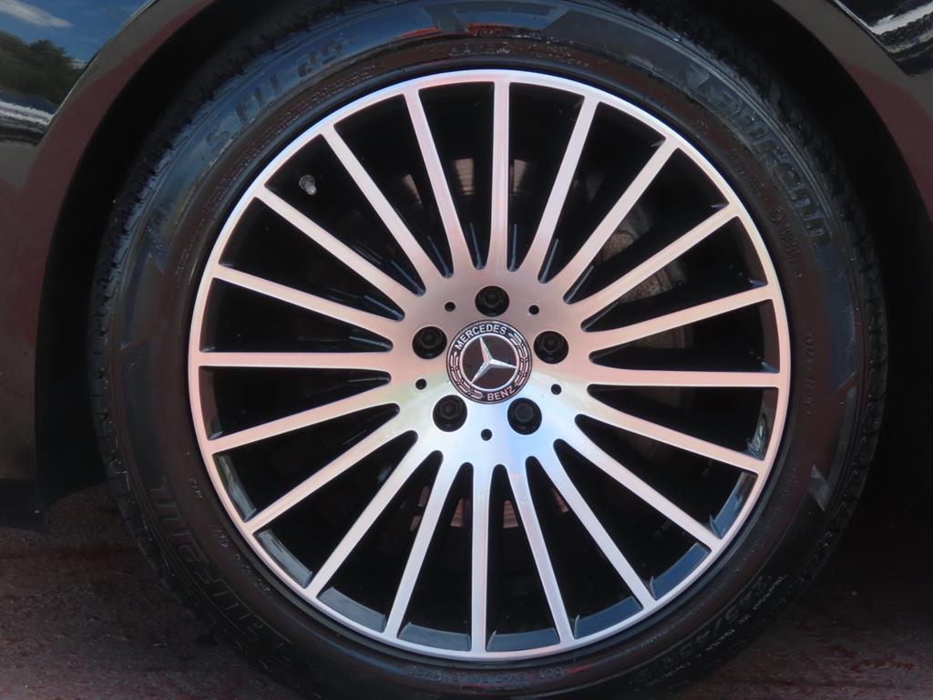 Mercedes-Benz S-Class — photo 20