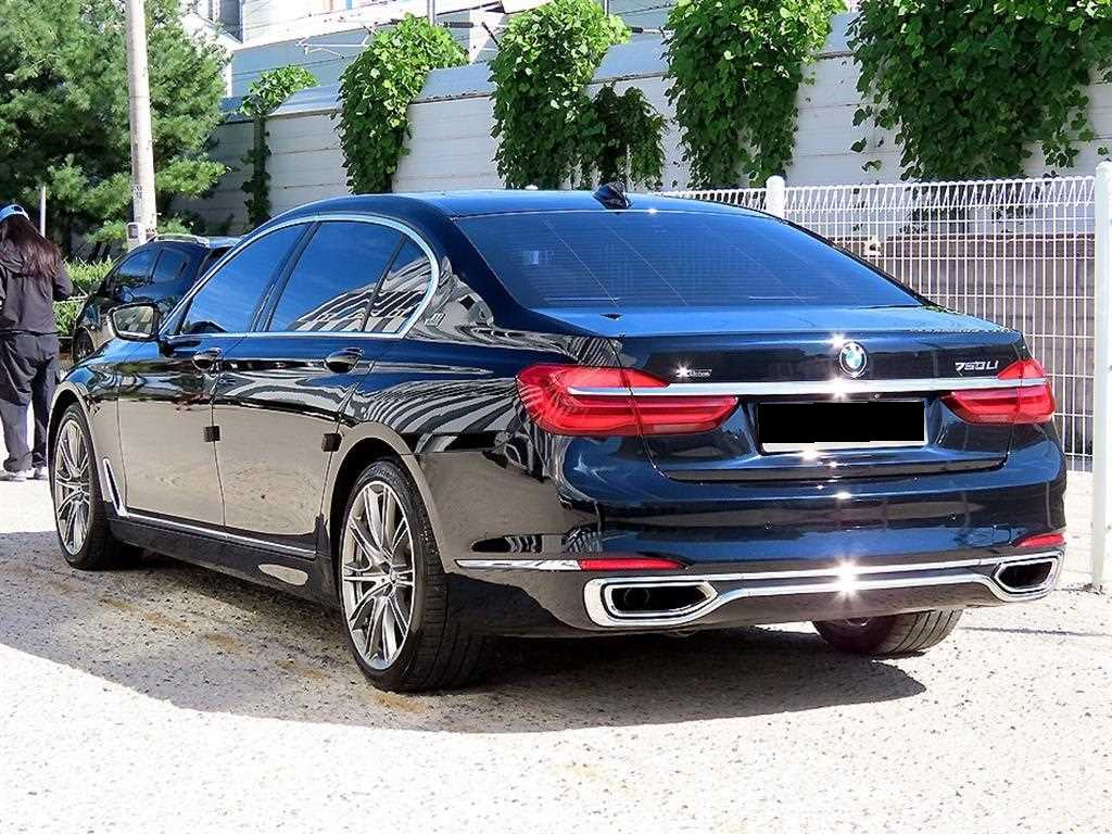 BMW 7-Series — photo 03
