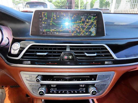 BMW 7-Series — photo 13