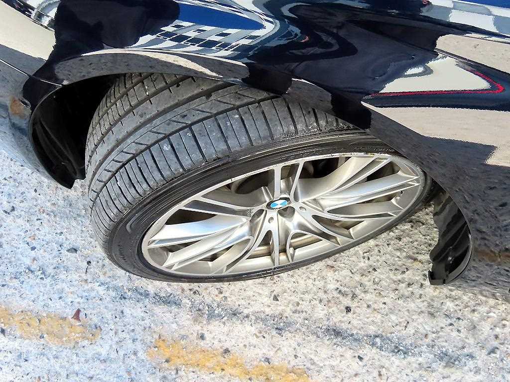BMW 7-Series — photo 20
