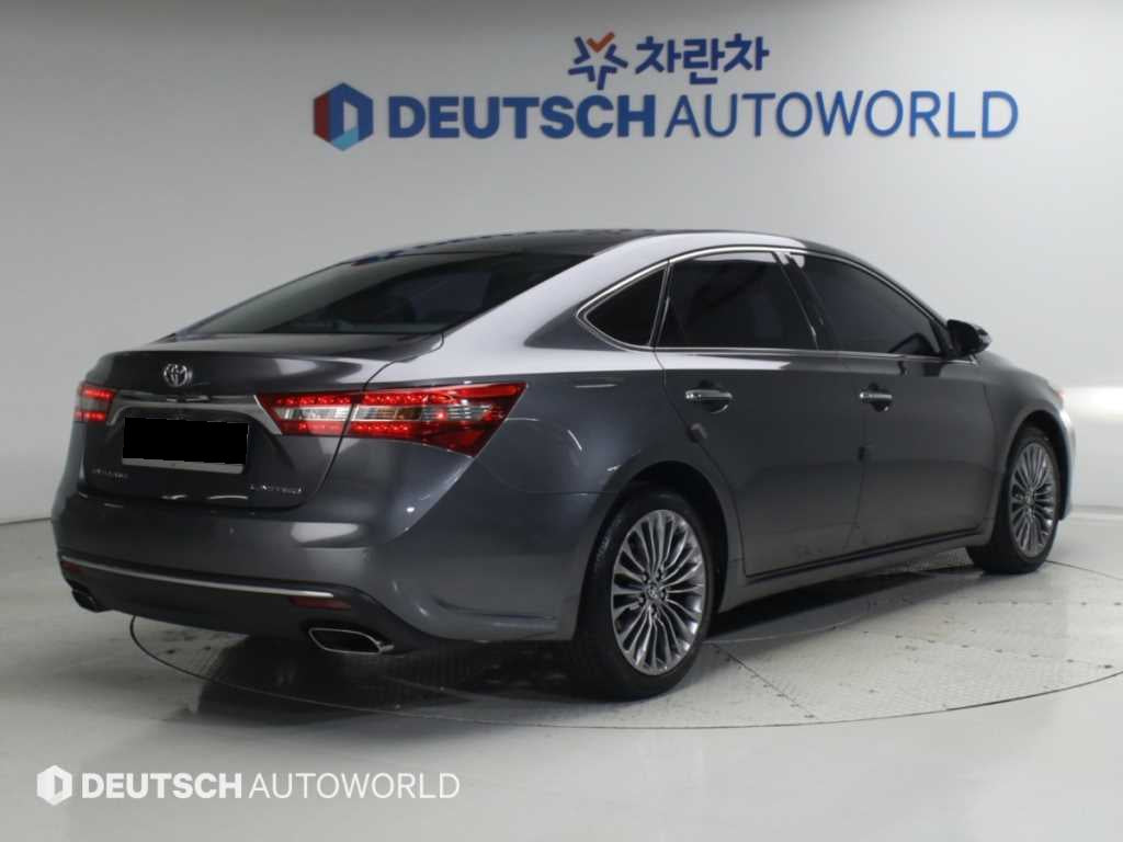 Toyota Avalon — photo 02