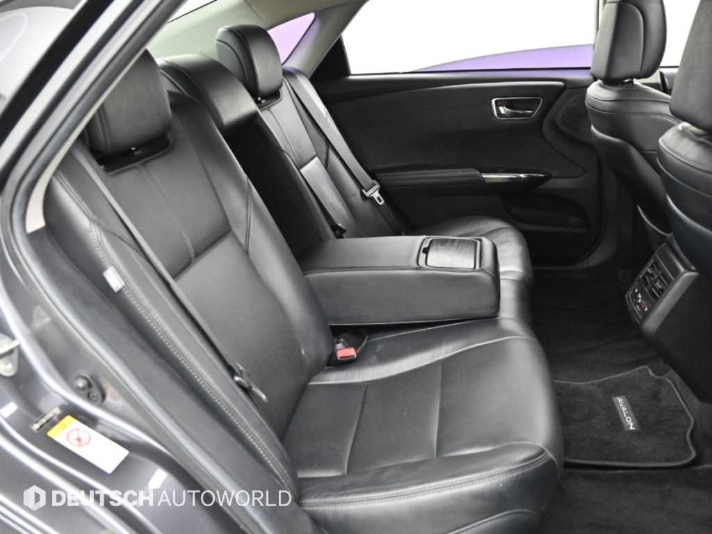 Toyota Avalon — photo 12