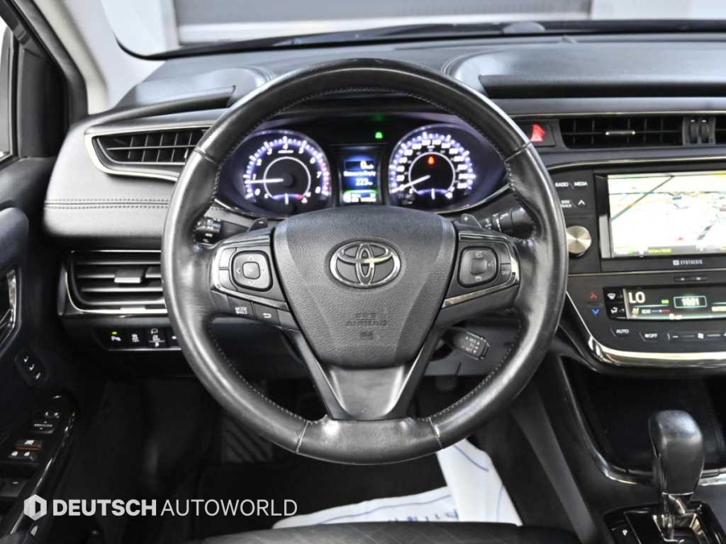 Toyota Avalon — photo 13